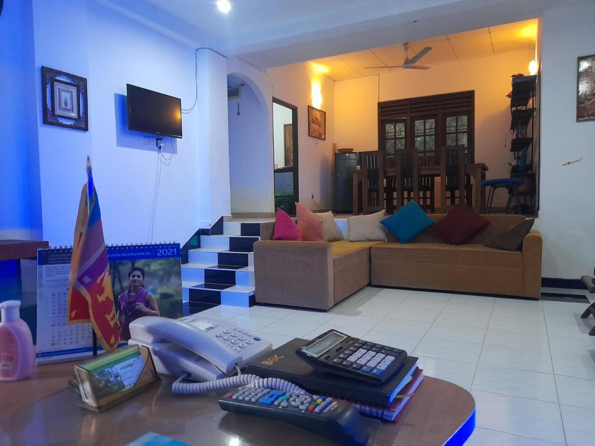 Smart Holiday Inn Galle Exterior foto